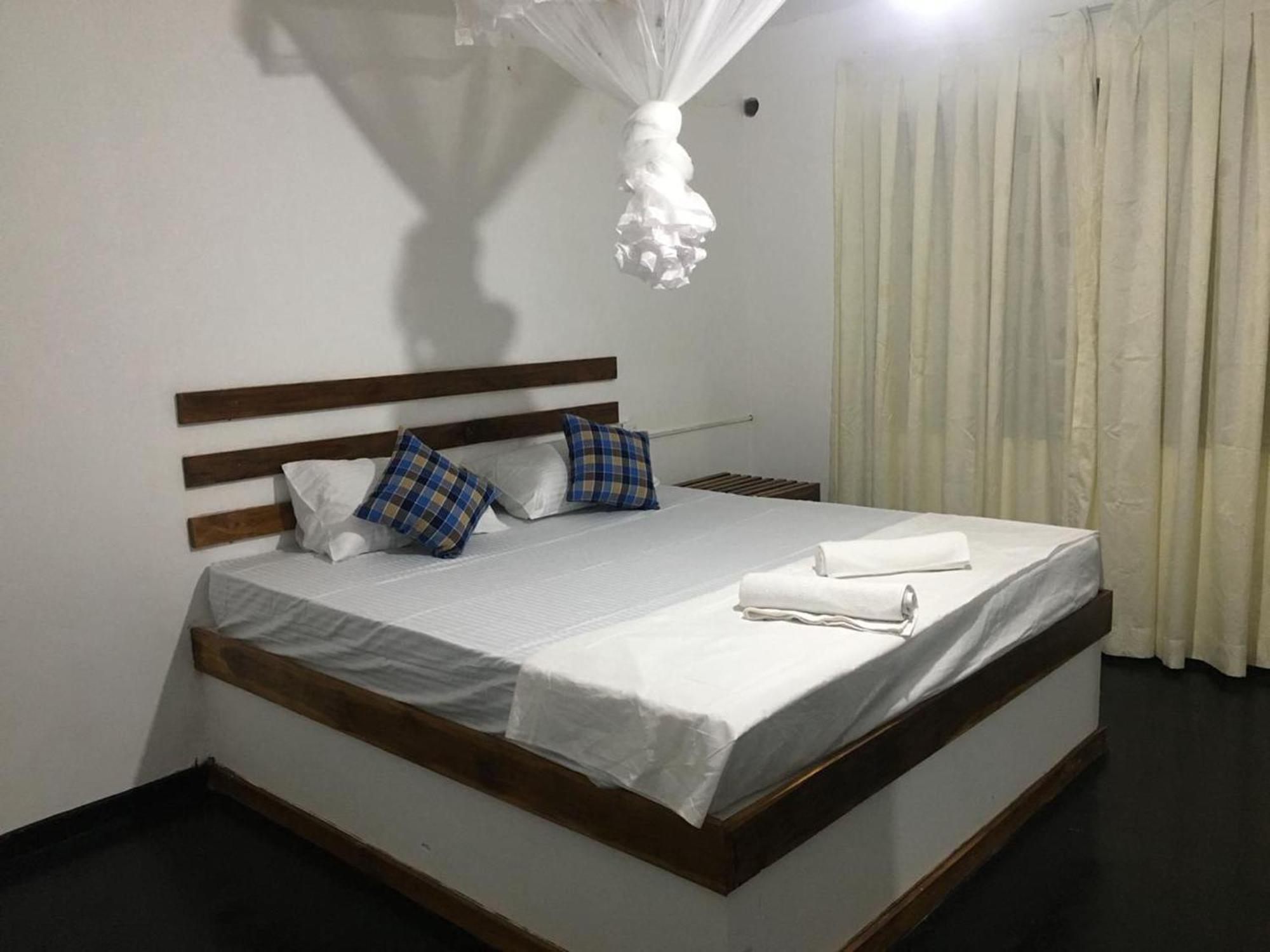 Wild Eagle Safari Resort Uda Walawe Extérieur photo